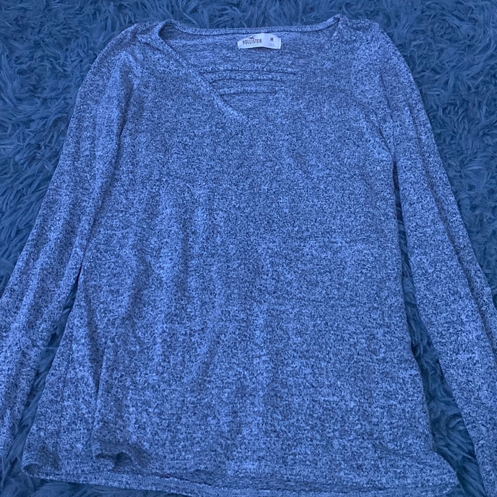 grey long sleeve t shirt